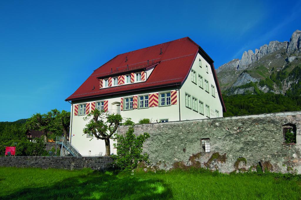 Hotel Restaurant Schloessli Sax Exterior photo